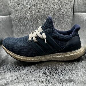 COPY - Adidas Ultraboost Navy Blue / White Size 8.5M / 10W